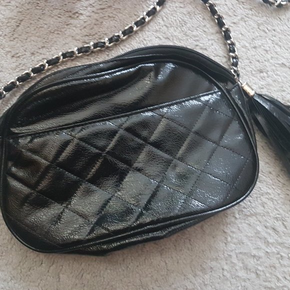 Purse with silver tone chain strap and sungasses - Picture 2 of 4